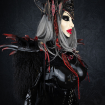 THE DARK QUEEN (5)