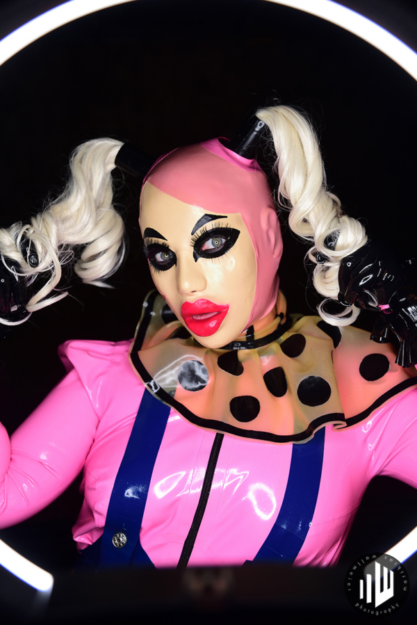 „Bubble Gum Candy“ - Bea Miersch Pinke Latexjacke Größe S – Bild 6